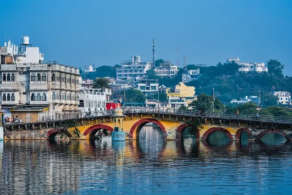 Taxi in Udaipur Near Me –  Trusted Drivers, AC Cabs, Best Price Booking