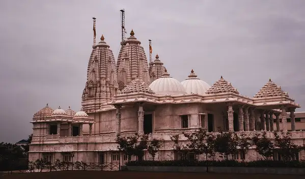 Taxi Service in Vadodara | Book Now & Save Up to 25%